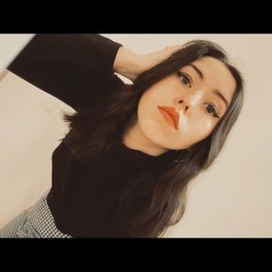 Meet your Posher, Olivia